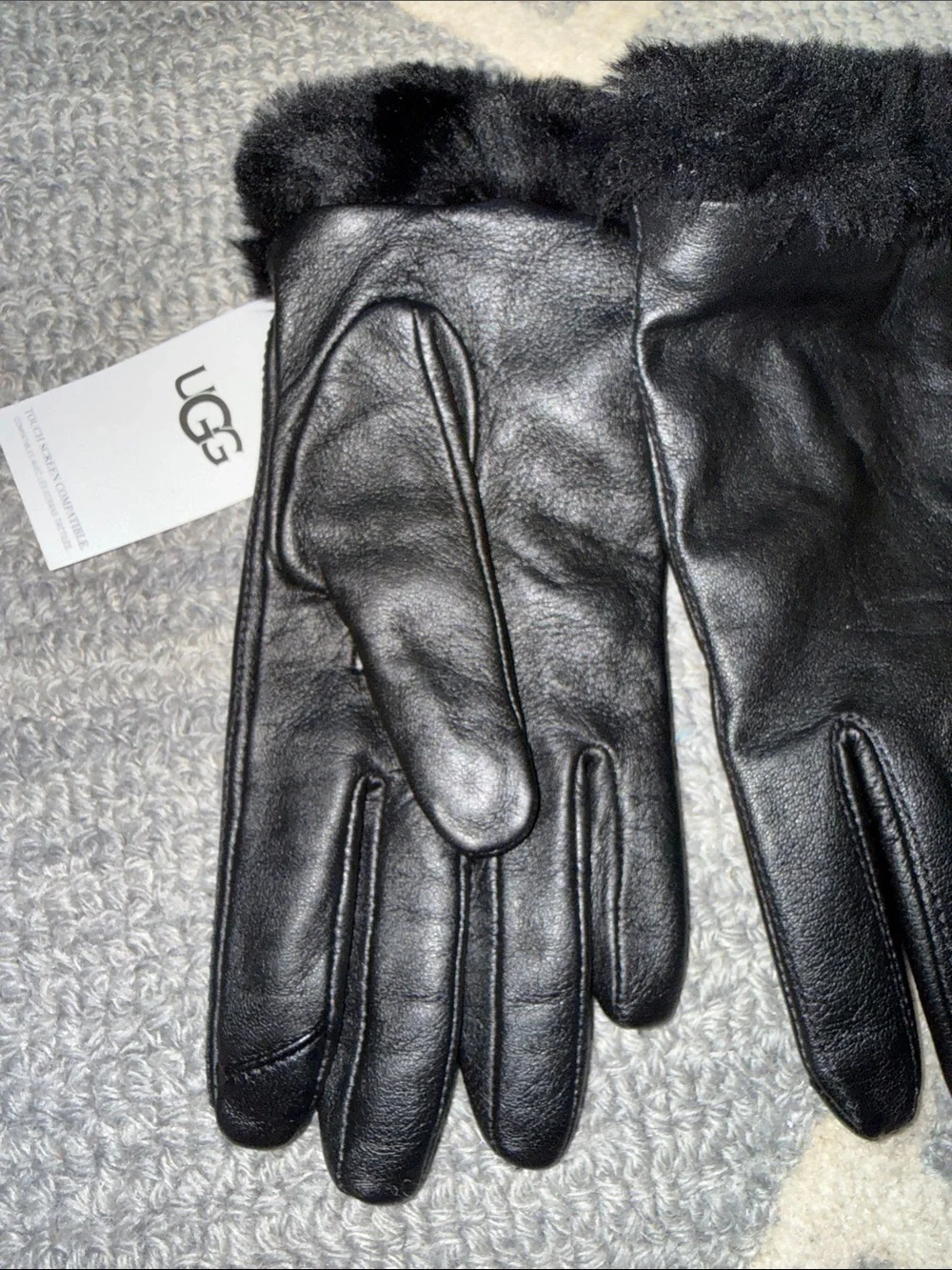 UGG Turn Cuff Leather Sheepskin Touchscreen Gloves Black Medium NWT